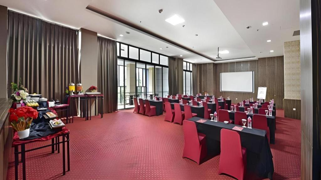 Travello Hotel Bandung Luaran gambar