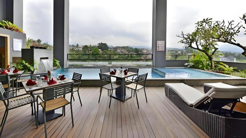 Travello Hotel Bandung Luaran gambar